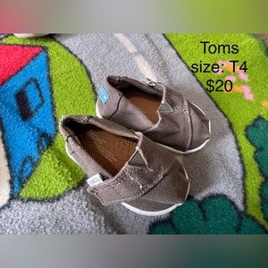 Toms